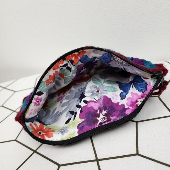 New Handcrafted Crochet Clutch Case Granny Heart Crochet Charm Teal Purple Burgu - Picture 9 of 9